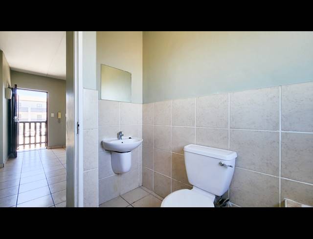 2 BEDROOM APARTMENT TO LET IN PARKLANDS EAST